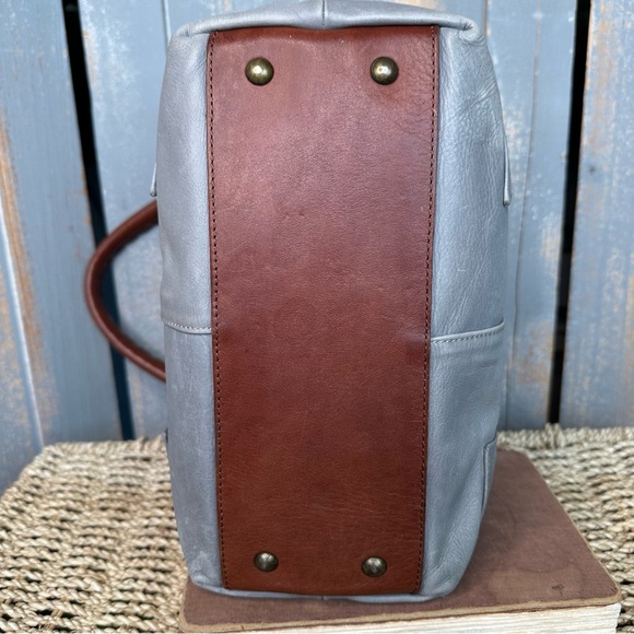 Sundance Simplicity Leather Slouch Shoulder Bag Mineral Grey - Picture 8 of 16